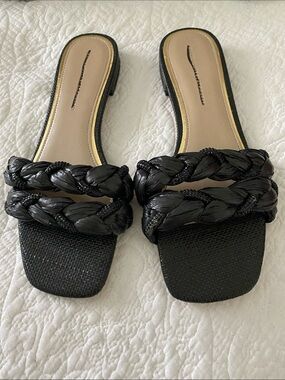 NWOT White House Black Market Black Braided Raffia Sandals Size 9.5
